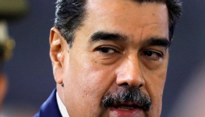 Equador e Argentina vão proibir entrada de pessoas ligadas ao regime Maduro  • Nicolás Maduro