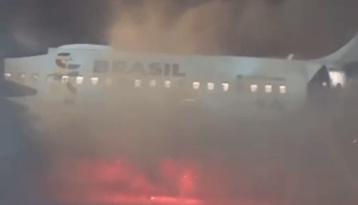 Chamas tomaram conta do equipamento responsável pelas esteiras de bagagem  • Instagram / @con...