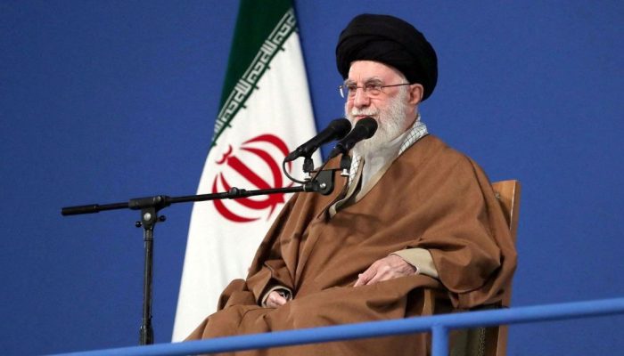 Ali Khamenei em Teerã 21/03/2025  • Divulgação via REUTERS