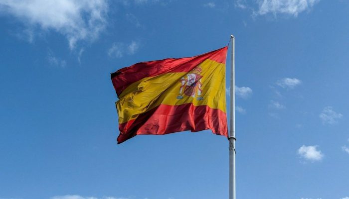 Bandeira da Espanha  • Sasha Pleshco/Unsplash