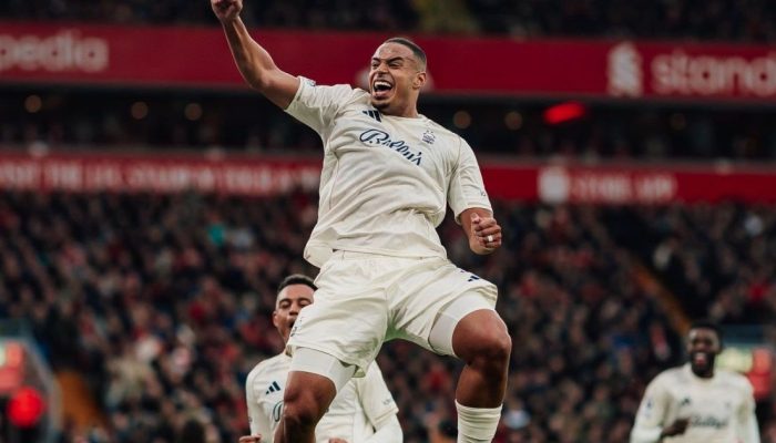 O brasileiro Murillo marcou na vitória do Nottingham Forest sobre o Liverpool  • Divulgação...