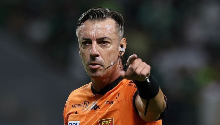 Árbitro Raphael Claus será um dos brasileiros no apito da Copa do Mundo de 2026  • Cesar Gre...