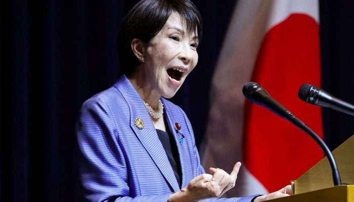 Primeira-ministra do Japão, Sanae Takaichi, durante entrevista coletiva  • REUTERS/Kim Hong-ji