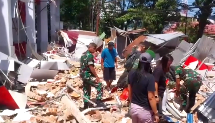 Equipes de busca recuperam um corpo após terremoto de magnitude 7,6  • Reuters