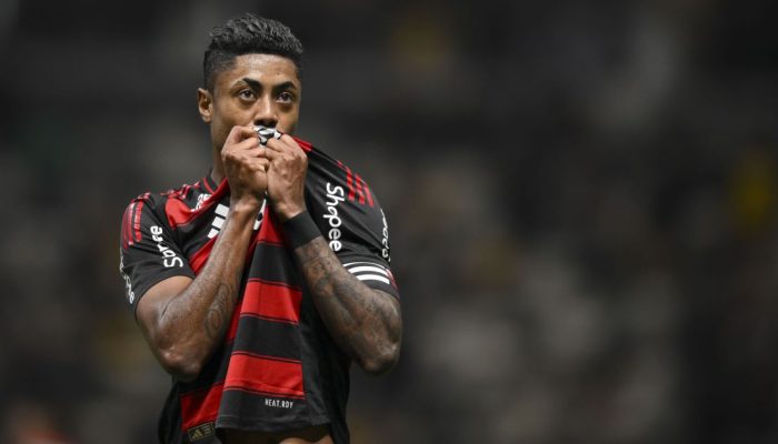 Bruno Henrique, atacante do Flamengo, ganhará busto em sua homenagem  • Pedro Vilela/Getty Im...