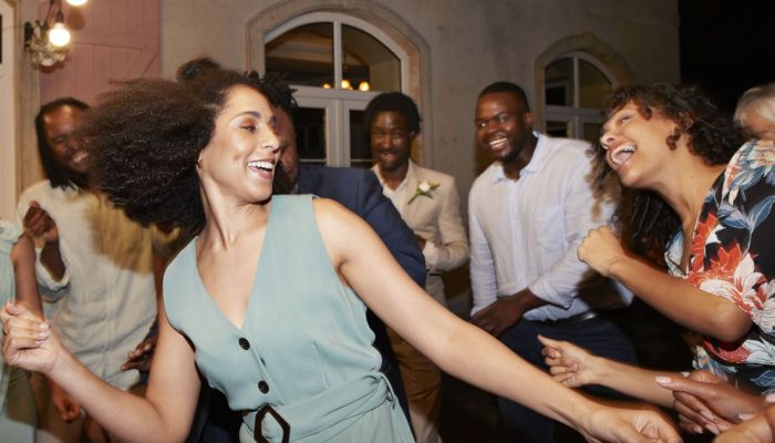 Festas sem álcool estão tomando conta das tardes e noites em países da América do Norte e Eur...