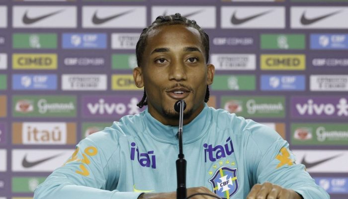 João Pedro deu coletiva nesta terça-feira (2) na Granja Comary, casa da Seleção Brasileira  ...