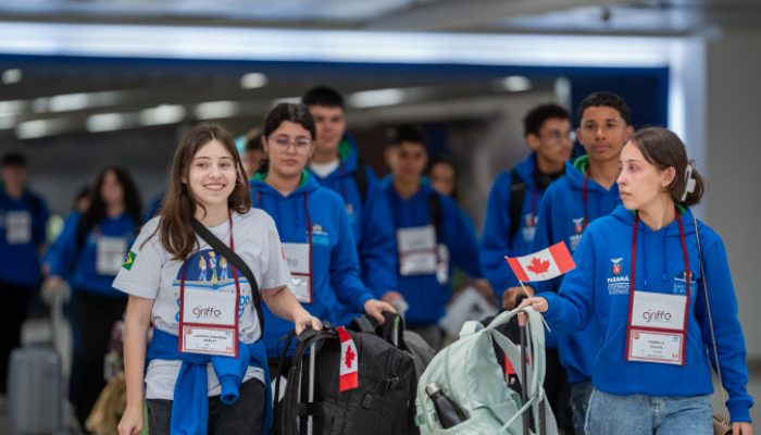 Primeiro voo para o Canadá do Ganhando o Mundo 2026 leva 20 estudantes paranaensesFoto: Lucas Fe...