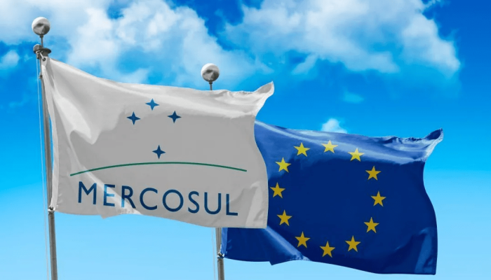 Bandeiras do Mercosul e da União Europeia  • Reprodução