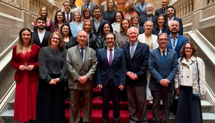 Fundação Araucária lança programas Ganhando o Mundo da Ciência e Interconexões Paraná-Cata...