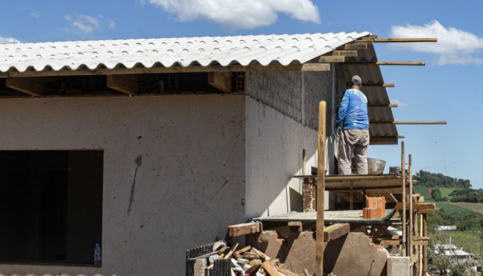 Governo envia mais 46 cartões do Programa Reconstrução para Rio Bonito do IguaçuFoto: Roberto...