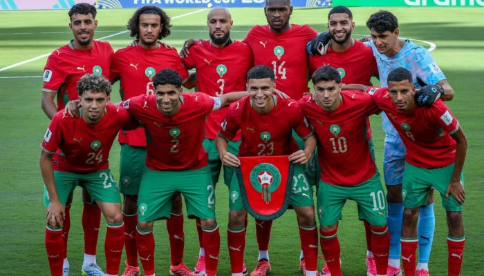 Os 11 jogadores titulares do Marrocos no empate contra o Brasil nasceram fora do país e foram fo...