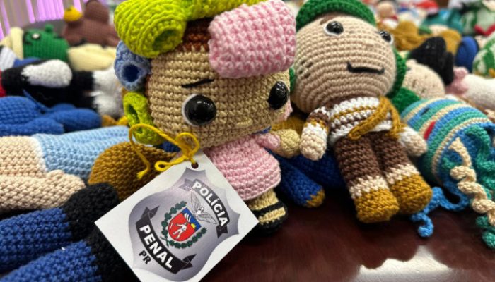 Mulher Segura: bonecos de crochê feitos por custodiados serão distribuídos nos parquesFoto: SESP