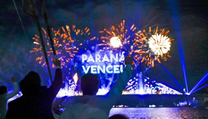 Show de luzes, drones e música emociona o público e celebra entrega da Ponte de GuaratubaFoto: ...